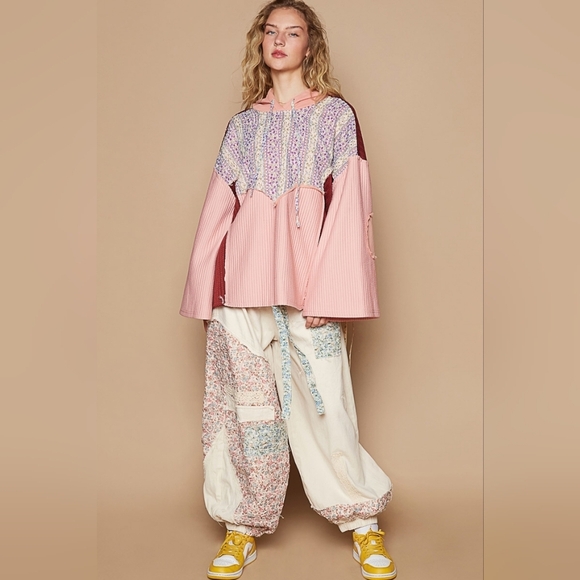 POL Patchwork Floral Sweatshirt, Flare Sleeves, Pink And Purple, New - Picture 2 of 11